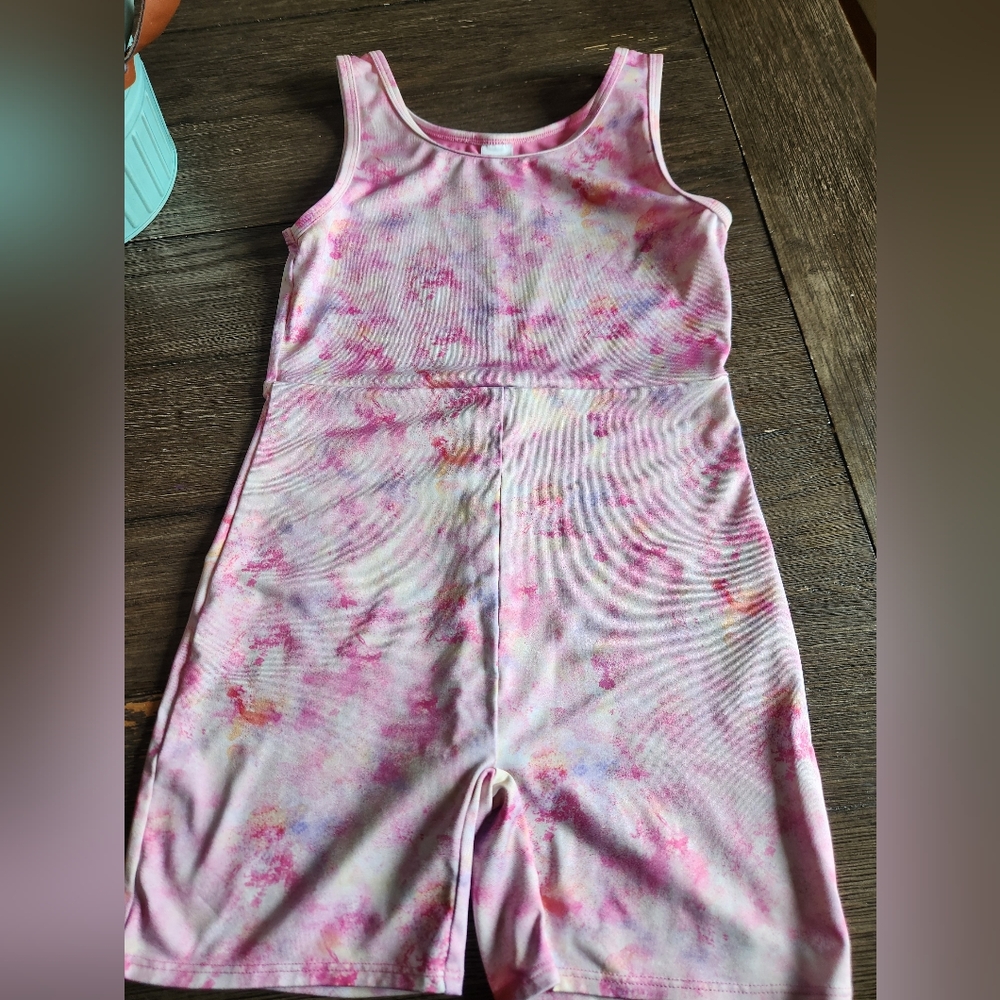 Girls size 10/12 pink and white shorts leotard
